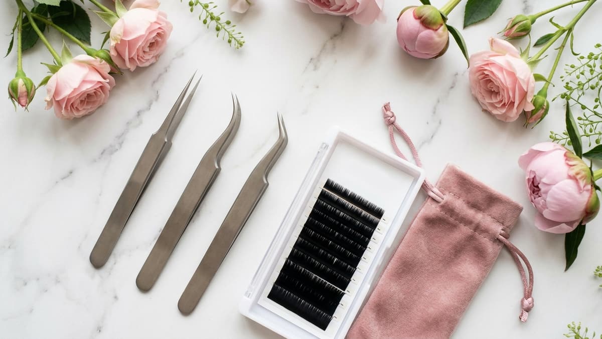 Choosing Lash Tweezers During Your Course