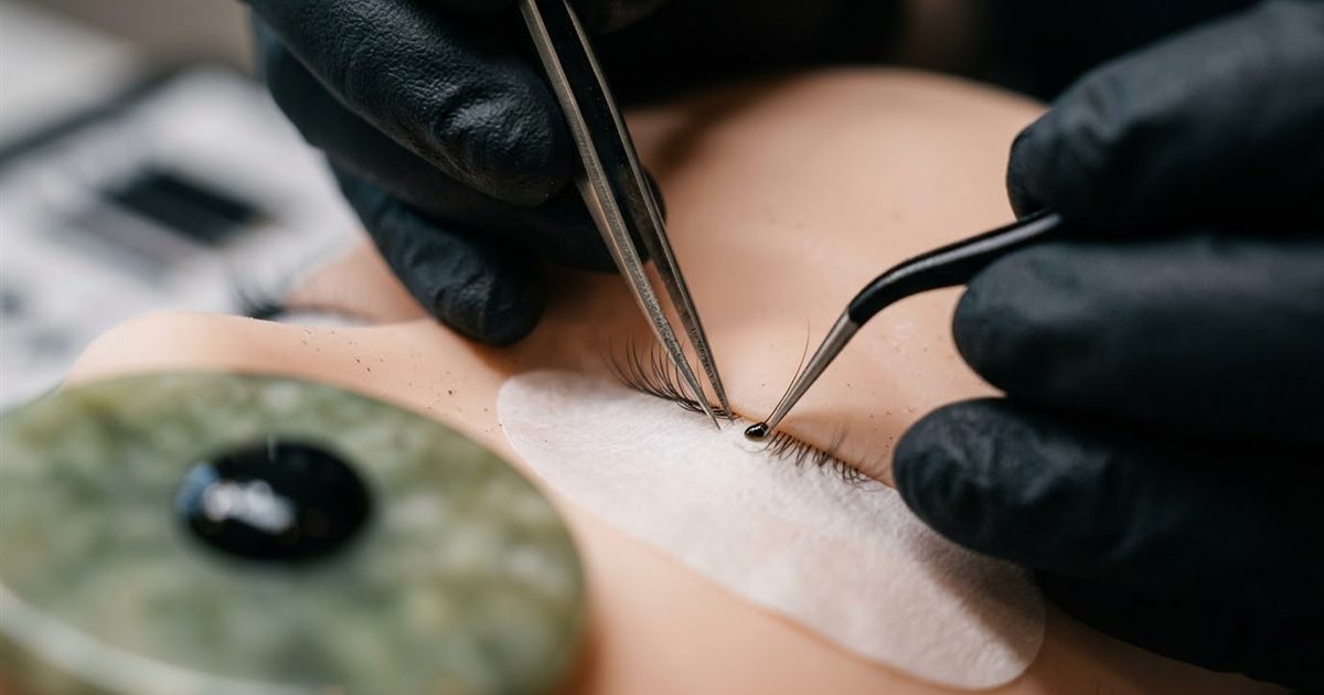 Lash Adhesive Drying Time For Beginners